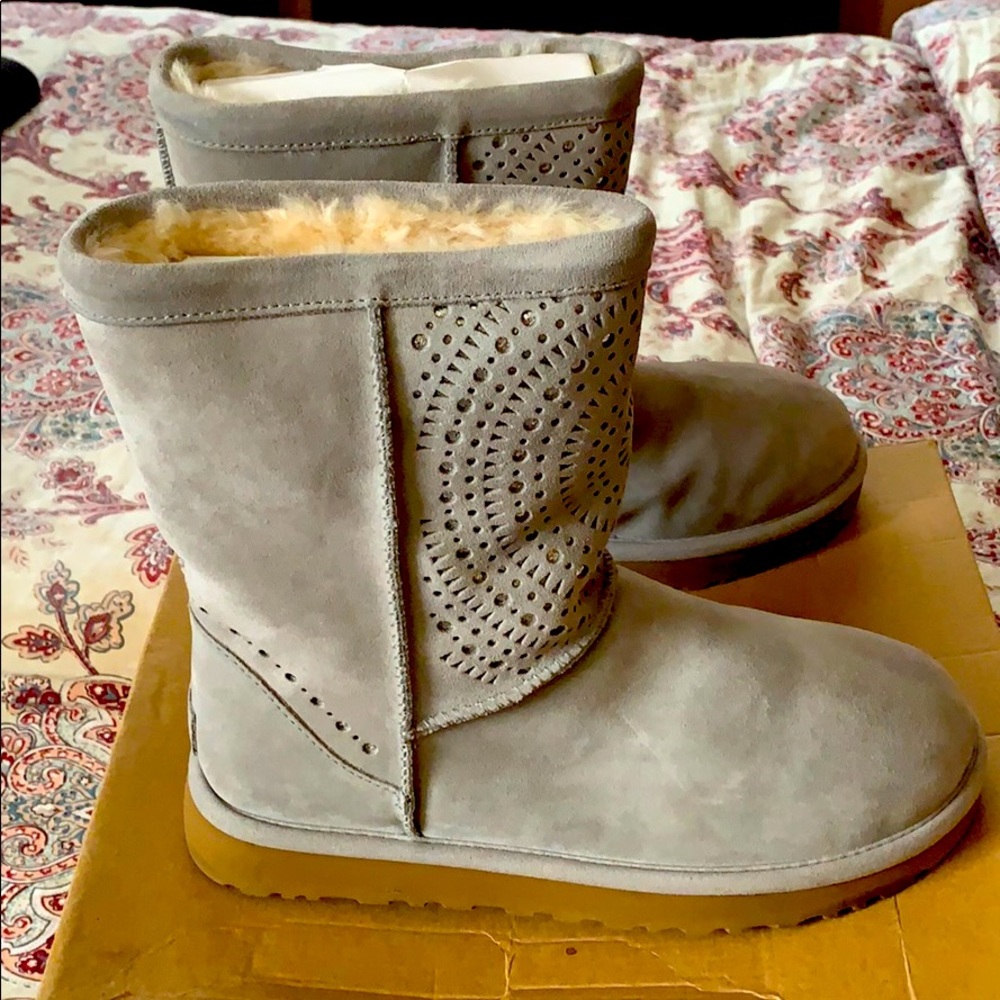 Grey  ugg